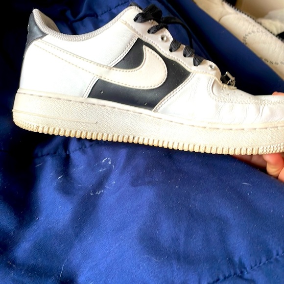 White and black Air Force 1 - Picture 2 of 2